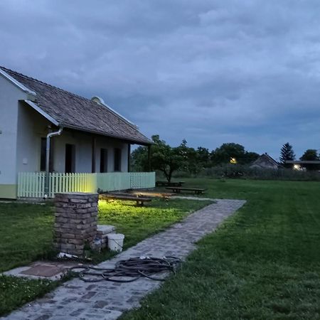 Villa Diiva Curug Exterior foto