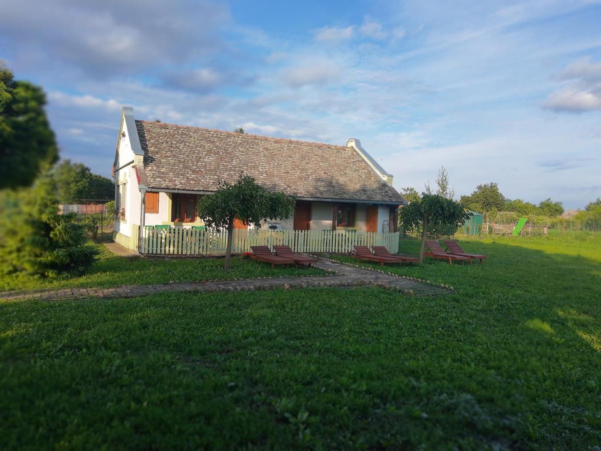 Villa Diiva Curug Exterior foto